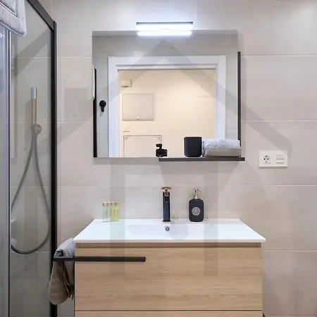 Cervantes - Apartamento A Estrenar Con Parking Gijon
